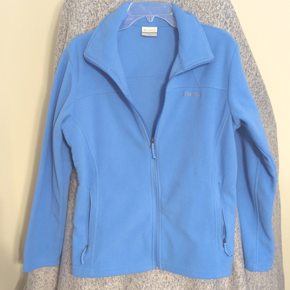 Columbia fleece jacket 🩵